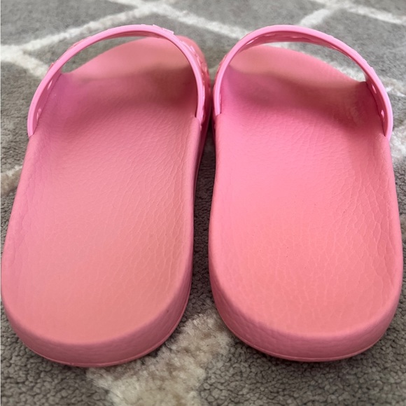 Authentic Gucci GG Slide - Picture 3 of 8